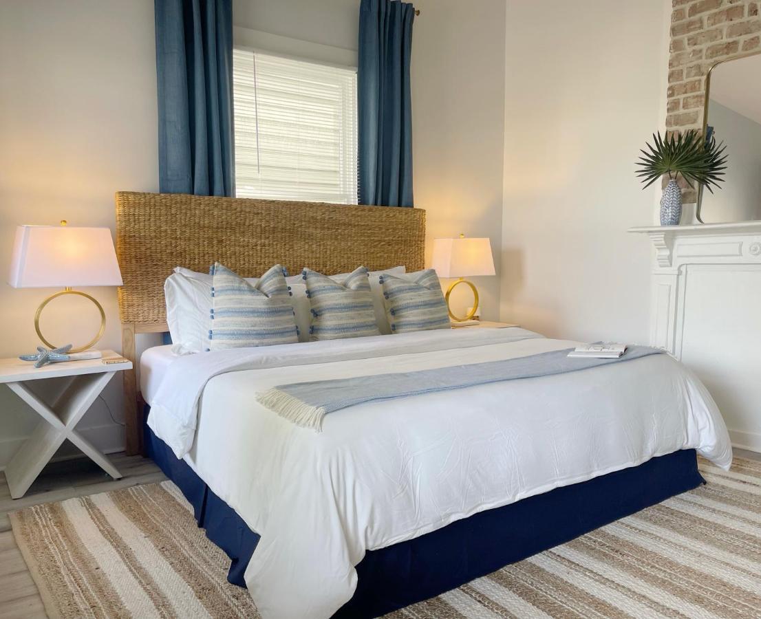 New! Stylish 1900S Renovated Duplex Apartment Building Near Forsyth & River St Savannah Bagian luar foto