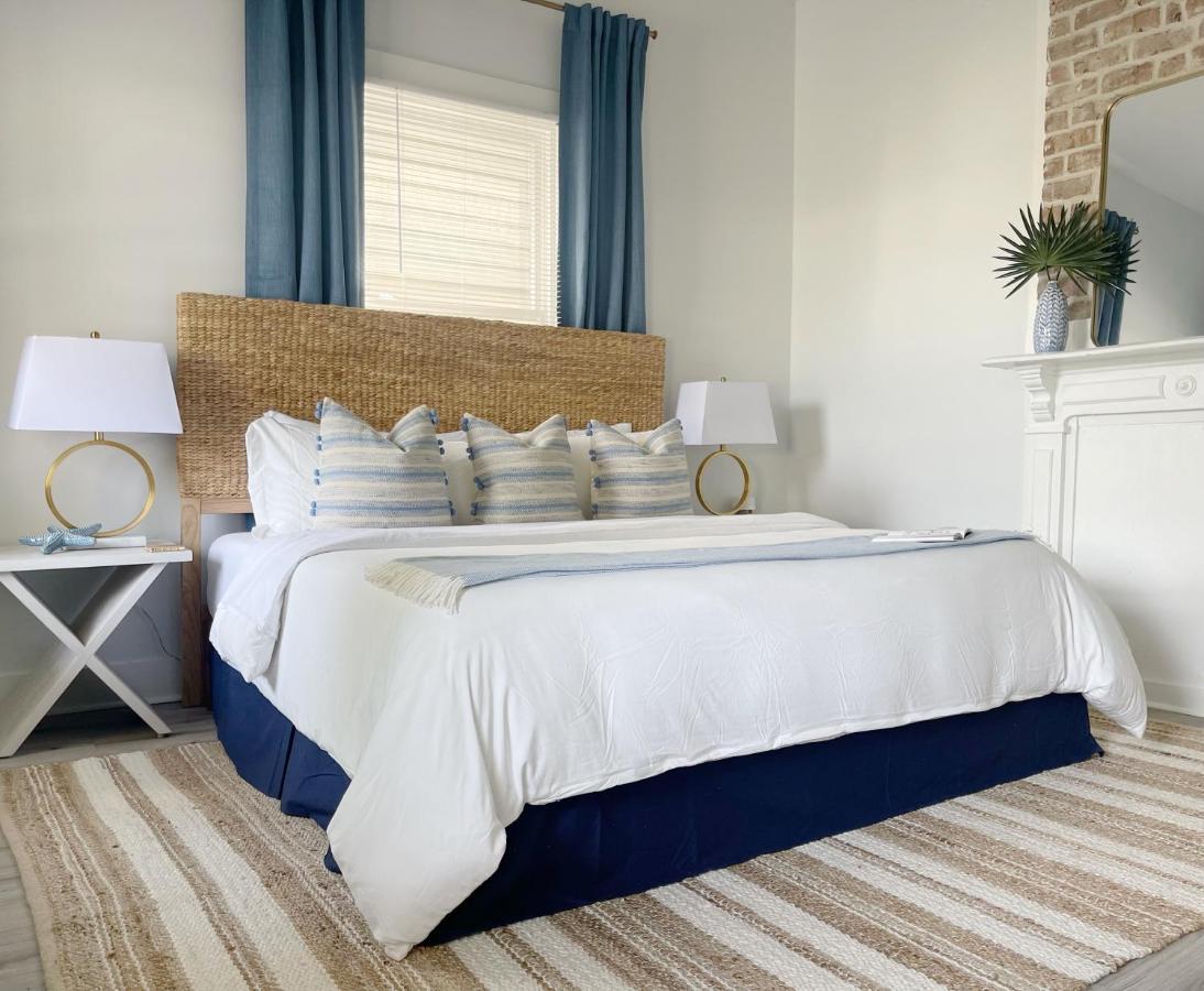 New! Stylish 1900S Renovated Duplex Apartment Building Near Forsyth & River St Savannah Bagian luar foto